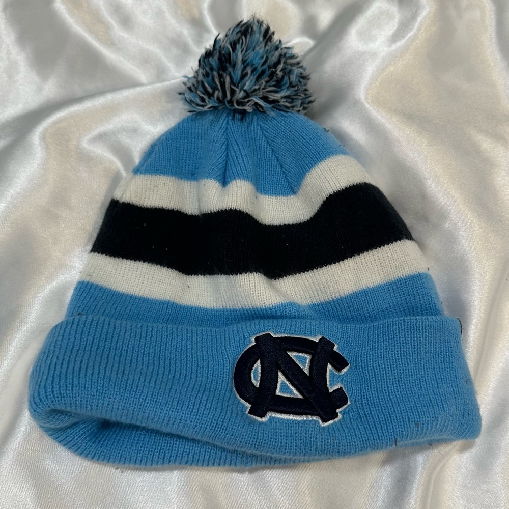 UNC (Univ. of North Carolina) Beanie 💙🤍